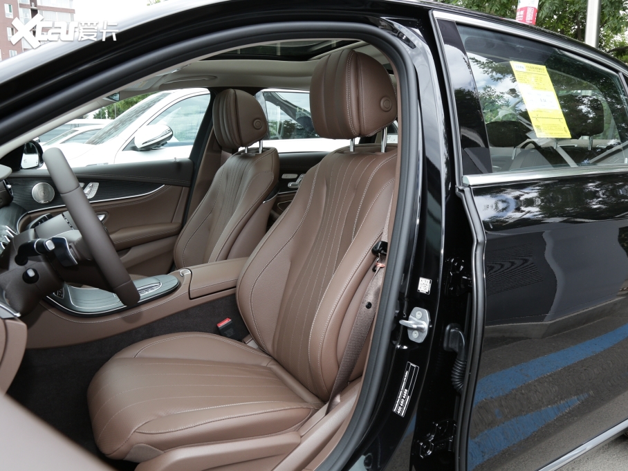 2022YE Ŀ E 300 L A