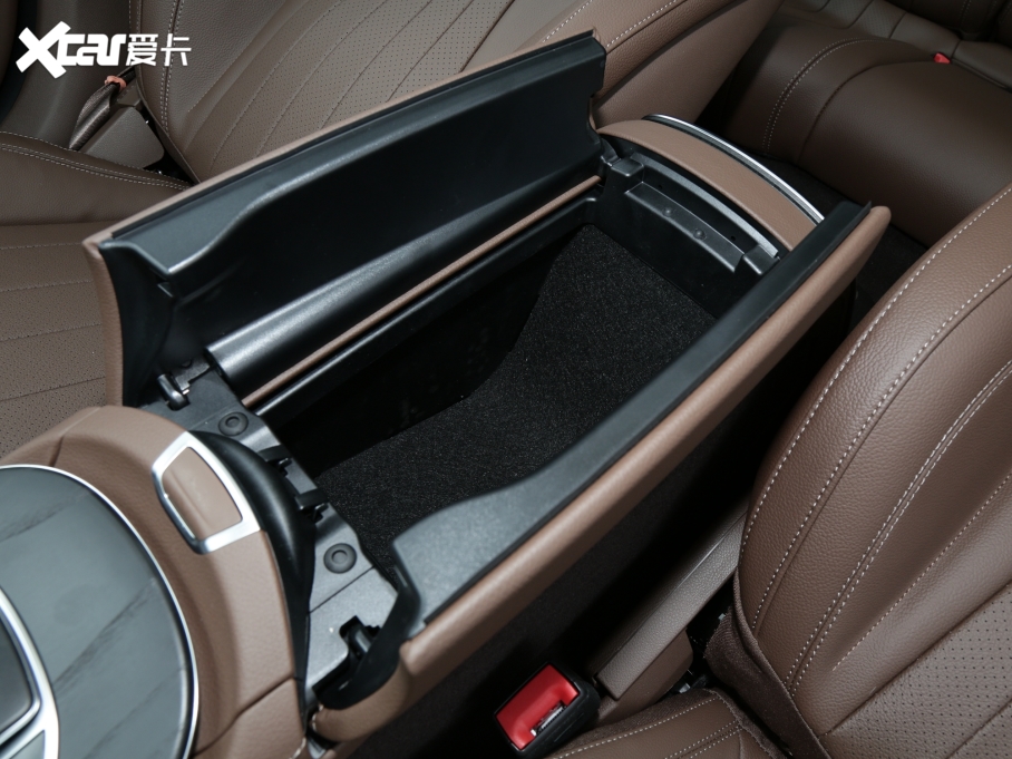 2022YE Ŀ E 300 L A