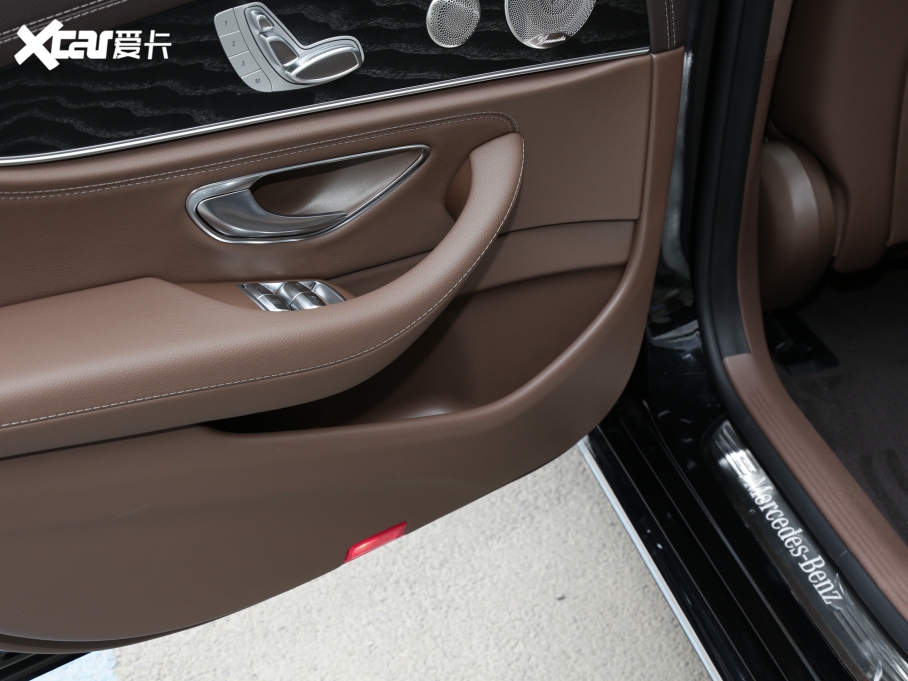 2022YE(j) Ŀ E 300 L A