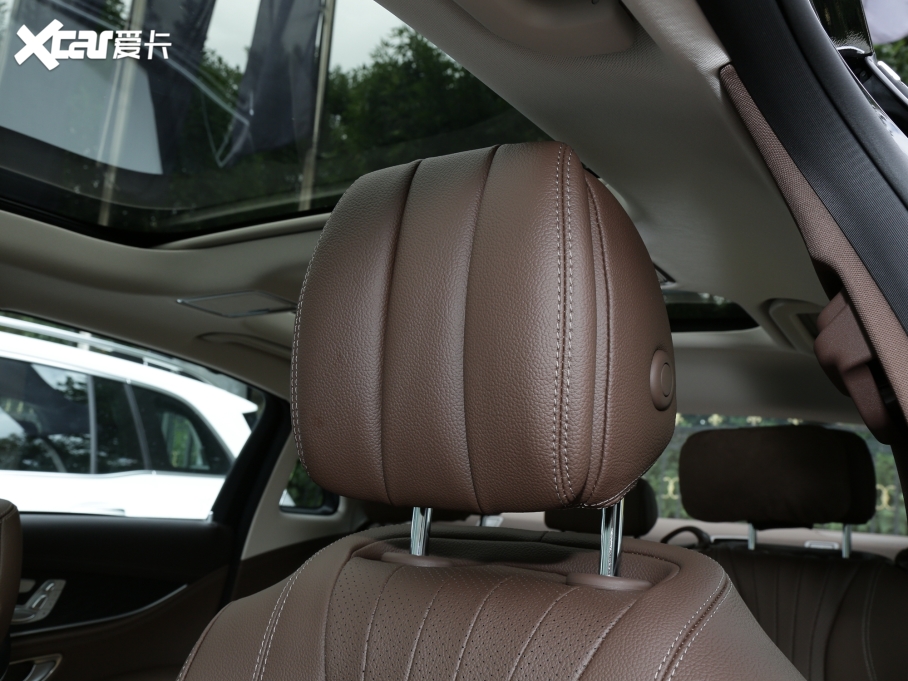 2022YE Ŀ E 300 L A