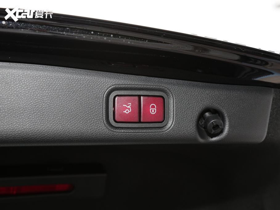 2022YE Ŀ E 300 L A