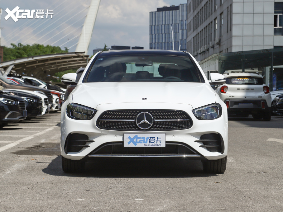 2022YE Ŀ E 260 L \