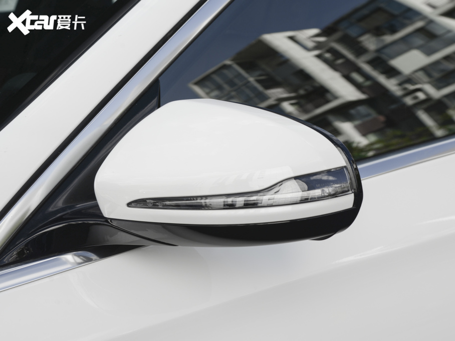 2022YE Ŀ E 260 L \