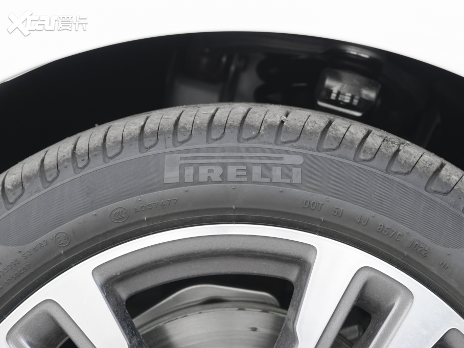 2022YE Ŀ E 260 L \