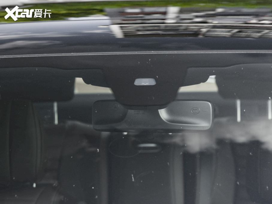 2022YE Ŀ E 260 L \