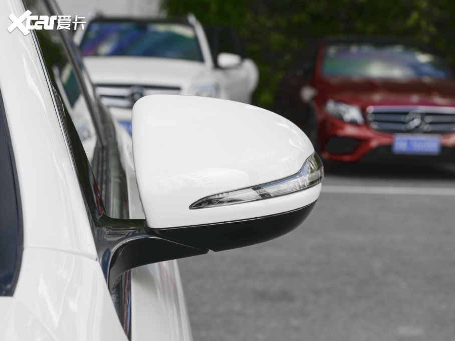 2022YE Ŀ E 260 L \