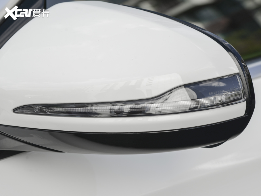 2022YE Ŀ E 260 L \