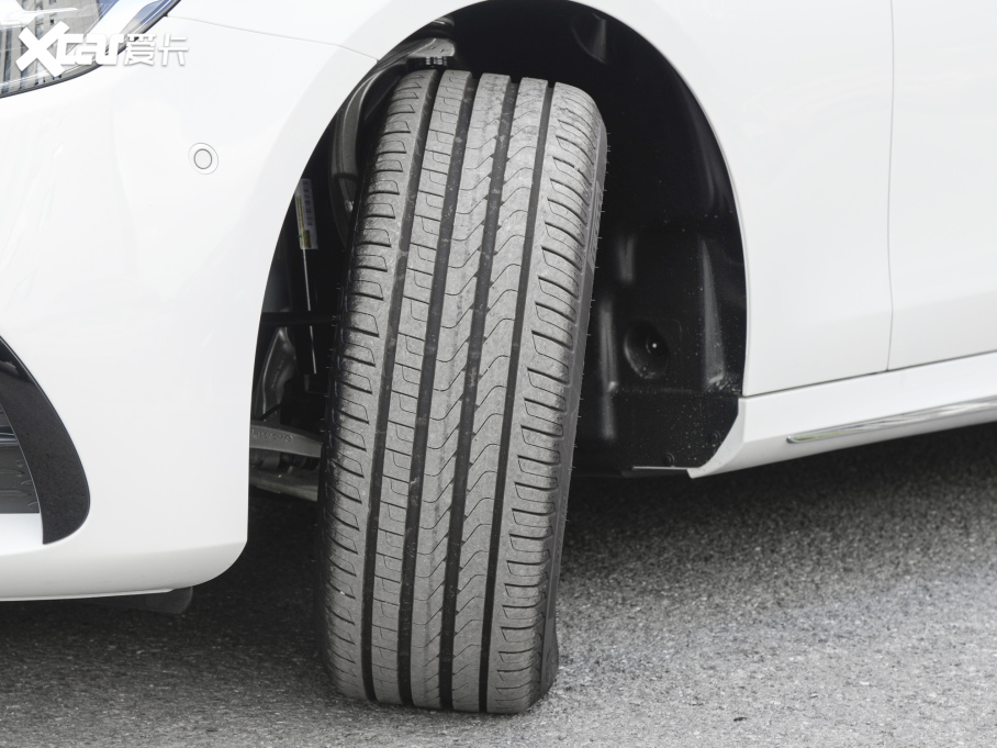 2022YE Ŀ E 260 L \