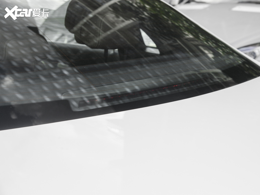 2022YE Ŀ E 260 L \