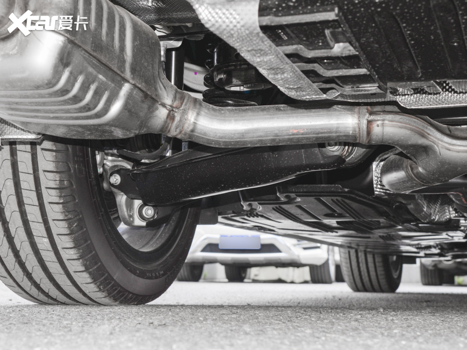 2022YE Ŀ E 260 L \