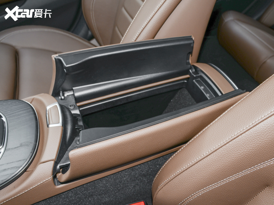 2022YE Ŀ E 260 L \