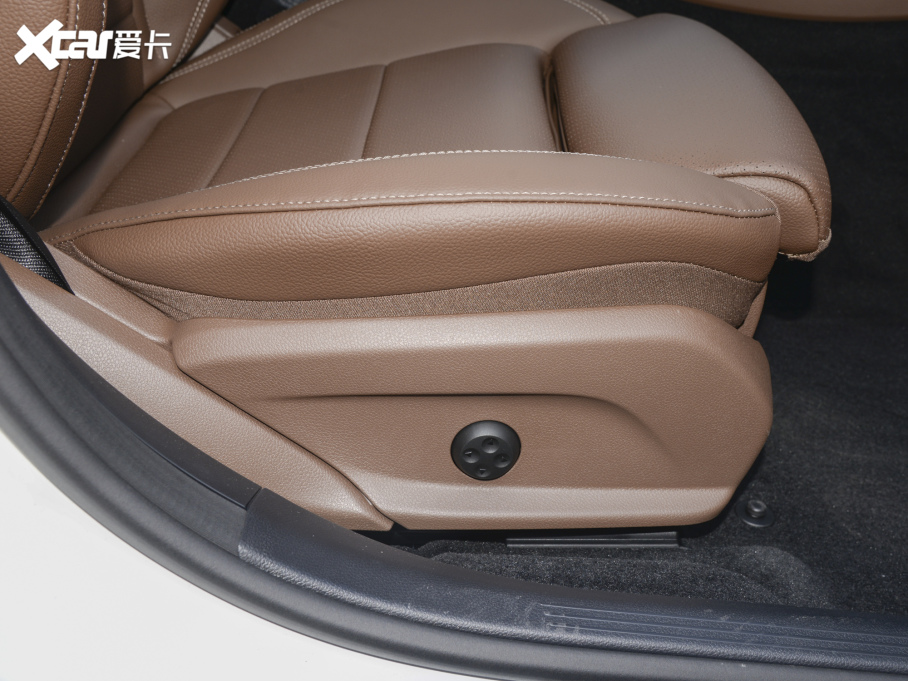 2022��YE�� �Ŀ�� E 260 L �\����