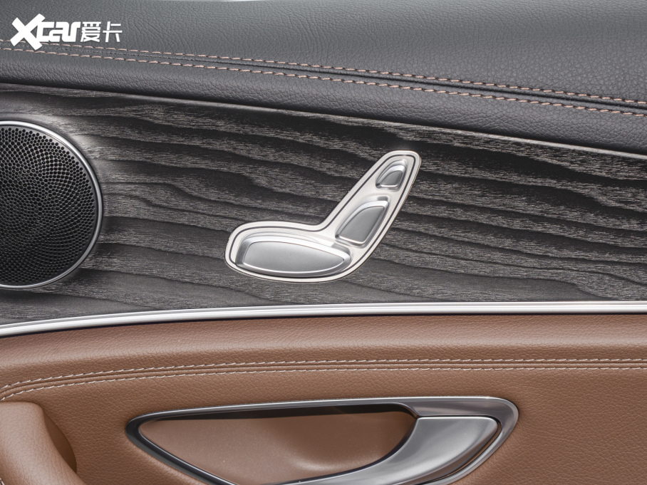 2022YE Ŀ E 260 L \