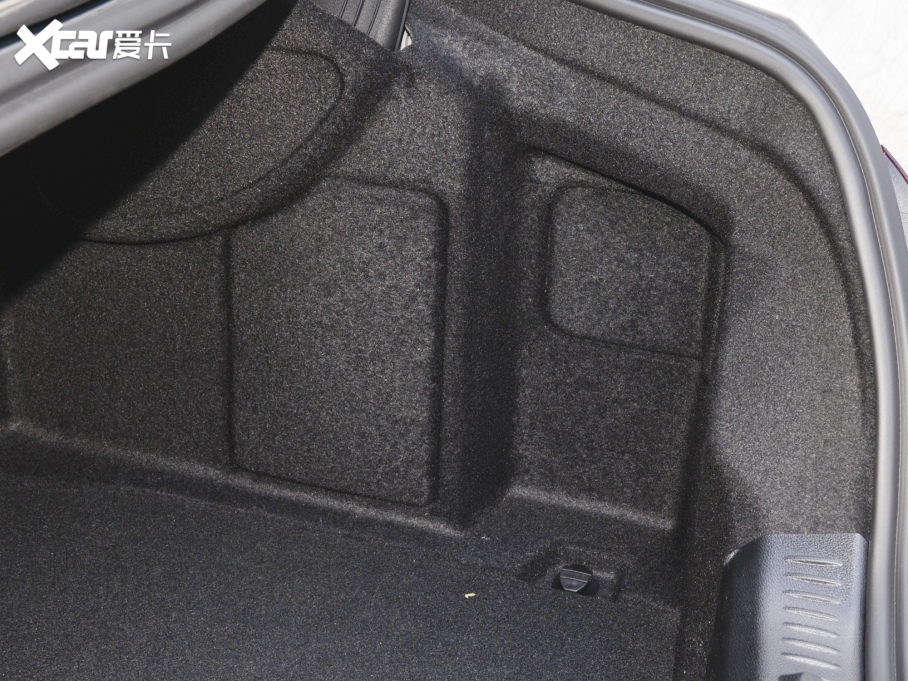 2022YE Ŀ E 260 L \