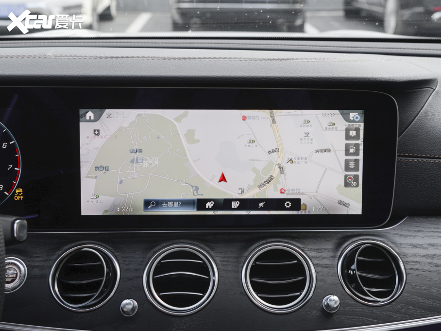 2022YE Ŀ E 260 L \