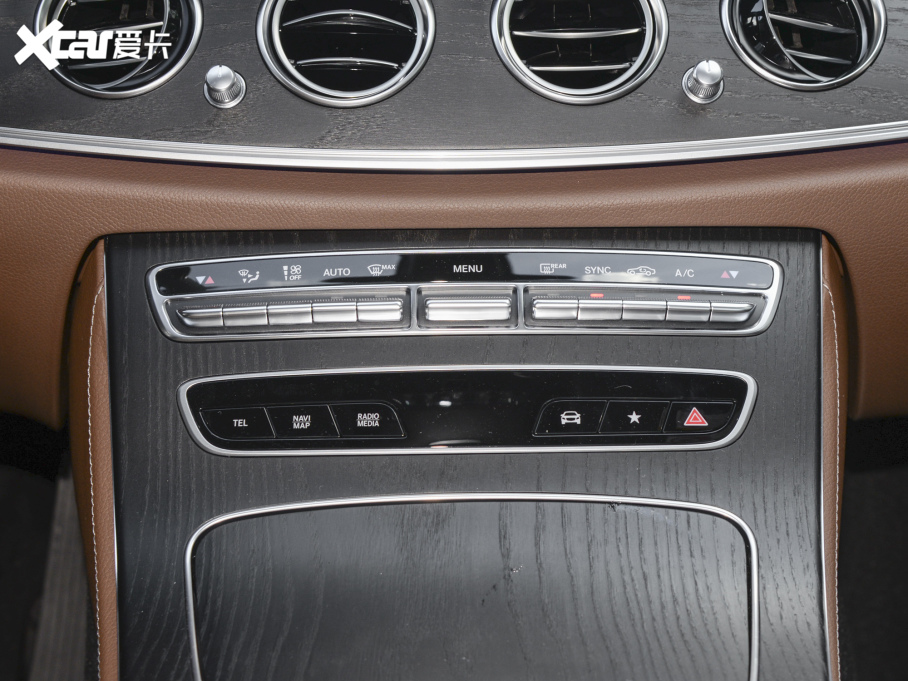 2022YE Ŀ E 260 L \