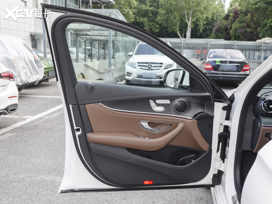 2022YE Ŀ E 260 L \(yn)