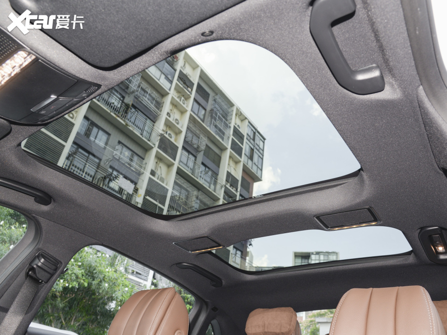 2022YE Ŀ E 260 L \