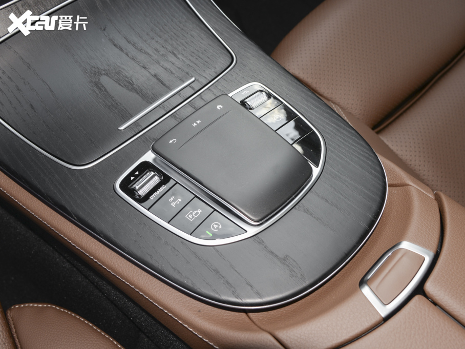 2022YE Ŀ E 260 L \