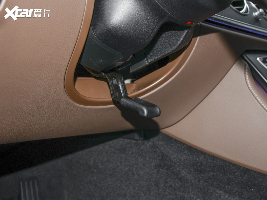 2022YE Ŀ E 260 L \