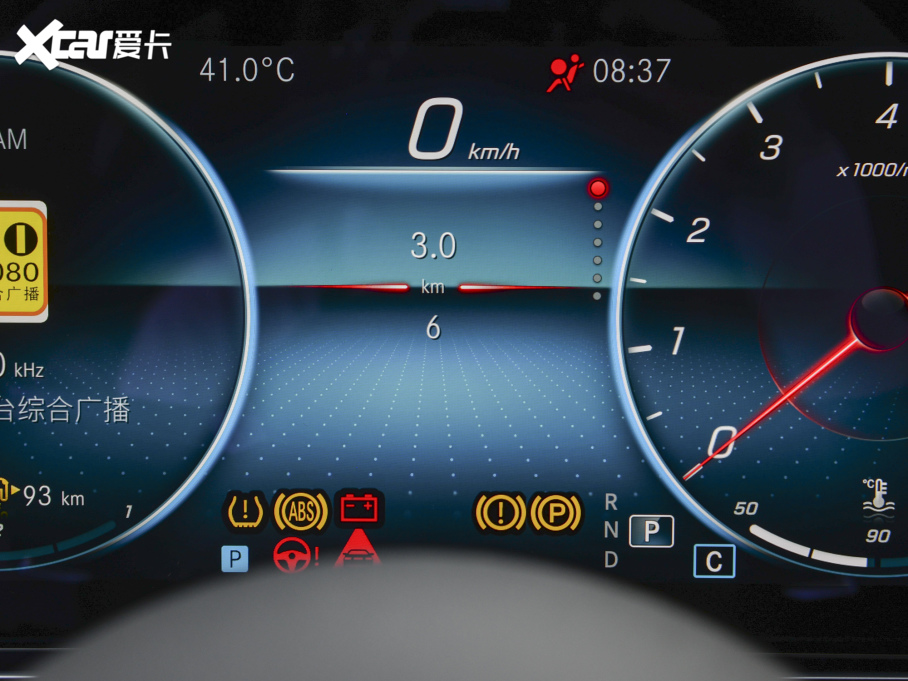 2022YE Ŀ E 260 L \