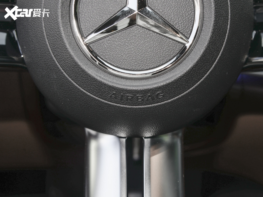 2022YE Ŀ E 260 L \