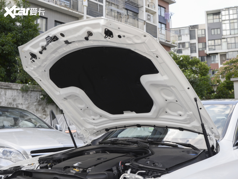 2022YE Ŀ E 260 L \