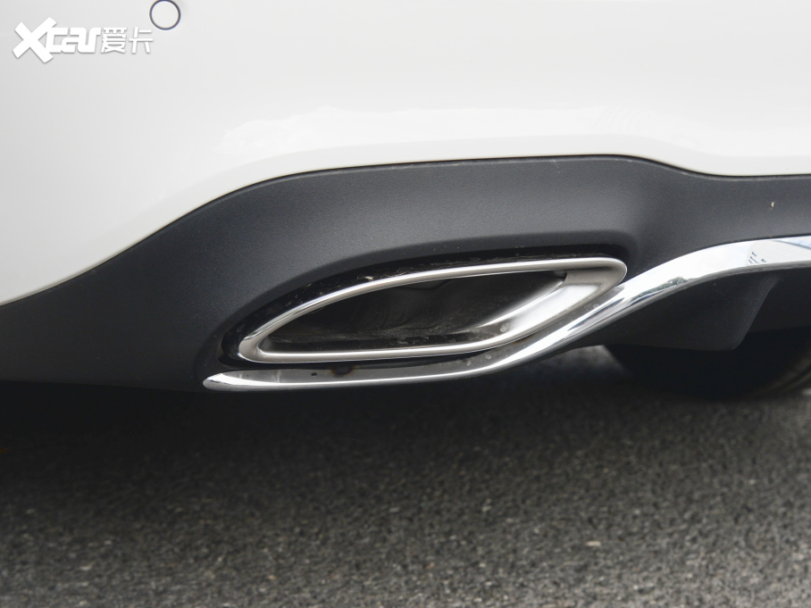 2022YE Ŀ E 260 L \