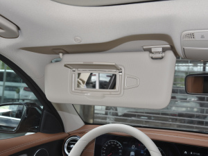 2022E 300 L r ꖰ壨