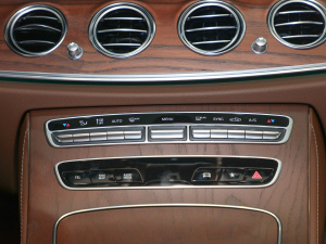 2022E 260 L  {(dio){(dio)(ji)