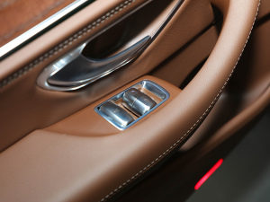 2022E 260 L  ܇ƅ^(q)