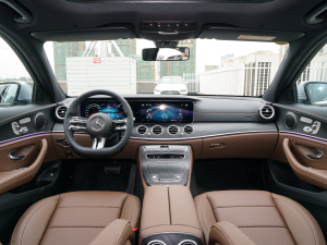 2022E 300 L \ӕr п؅^