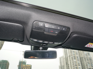 2022E 300 L \ӕr п؅^