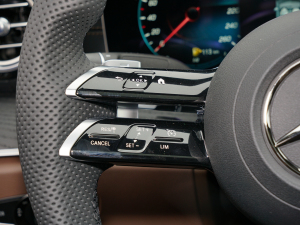 2022E 300 L \ӕr п؅^