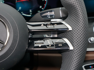 2022E 300 L \ӕr п؅^