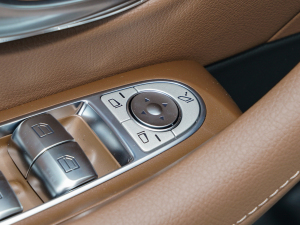 2022E 300 L \(yn)ӕr п؅^(q)