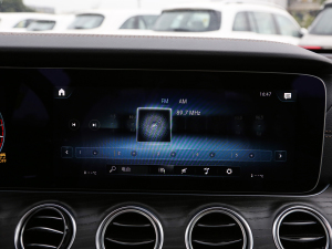 2022Ŀ E 300 L \ӺA п؅^