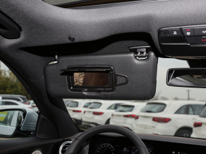 2022Ŀ E 300 L \(yn)ӺA ꖰ壨