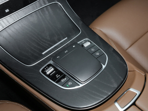 2022Ŀ E 300 L \ӺA п؅^