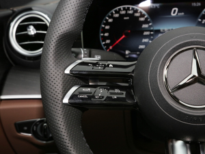 2022Ŀ E 300 L \ӺA п؅^