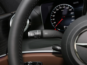 2022Ŀ E 300 L \ӺA п؅^