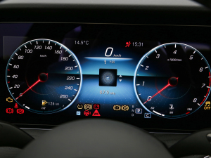 2022Ŀ E 300 L \ӺA п؅^