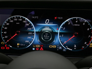 2022Ŀ E 300 L \ӺA п؅^