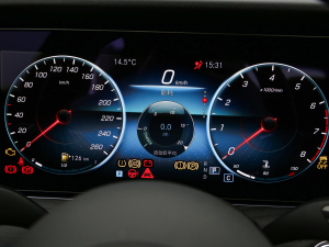 2022Ŀ E 300 L \ӺA п؅^