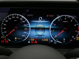 2022Ŀ E 300 L \ӺA п؅^