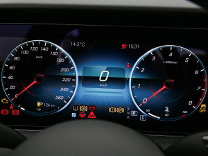 2022Ŀ E 300 L \ӺA п؅^