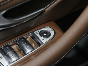 2022Ŀ E 300 L \(yn)(dng)A п؅^(q)