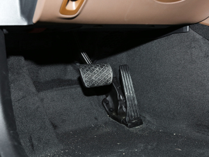 2022Ŀ E 300 L \(yn)(dng)A п؅^(q)