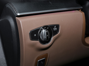 2022Ŀ E 300 L \(yn)(dng)A п؅^(q)