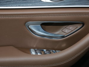 2022Ŀ E 300 L \(yn)(dng)A п؅^(q)